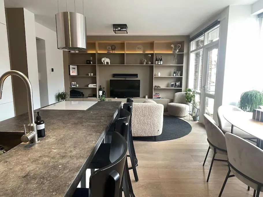 Stylish Apartment @ City Centre ロッテルダム